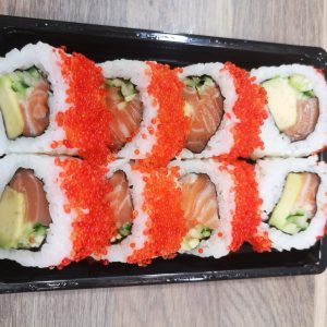 26. Masago California Roll mit Lachs