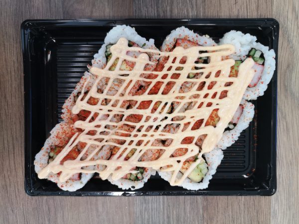 32. Spicy California Roll mit Surimi (scharf)