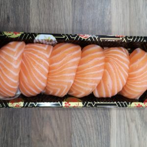 44. Lachs Nigiri Medium