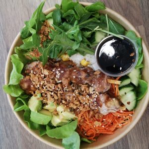 54. Hühnerfleisch Poke Bowl