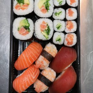 67. Sushi Menü 10